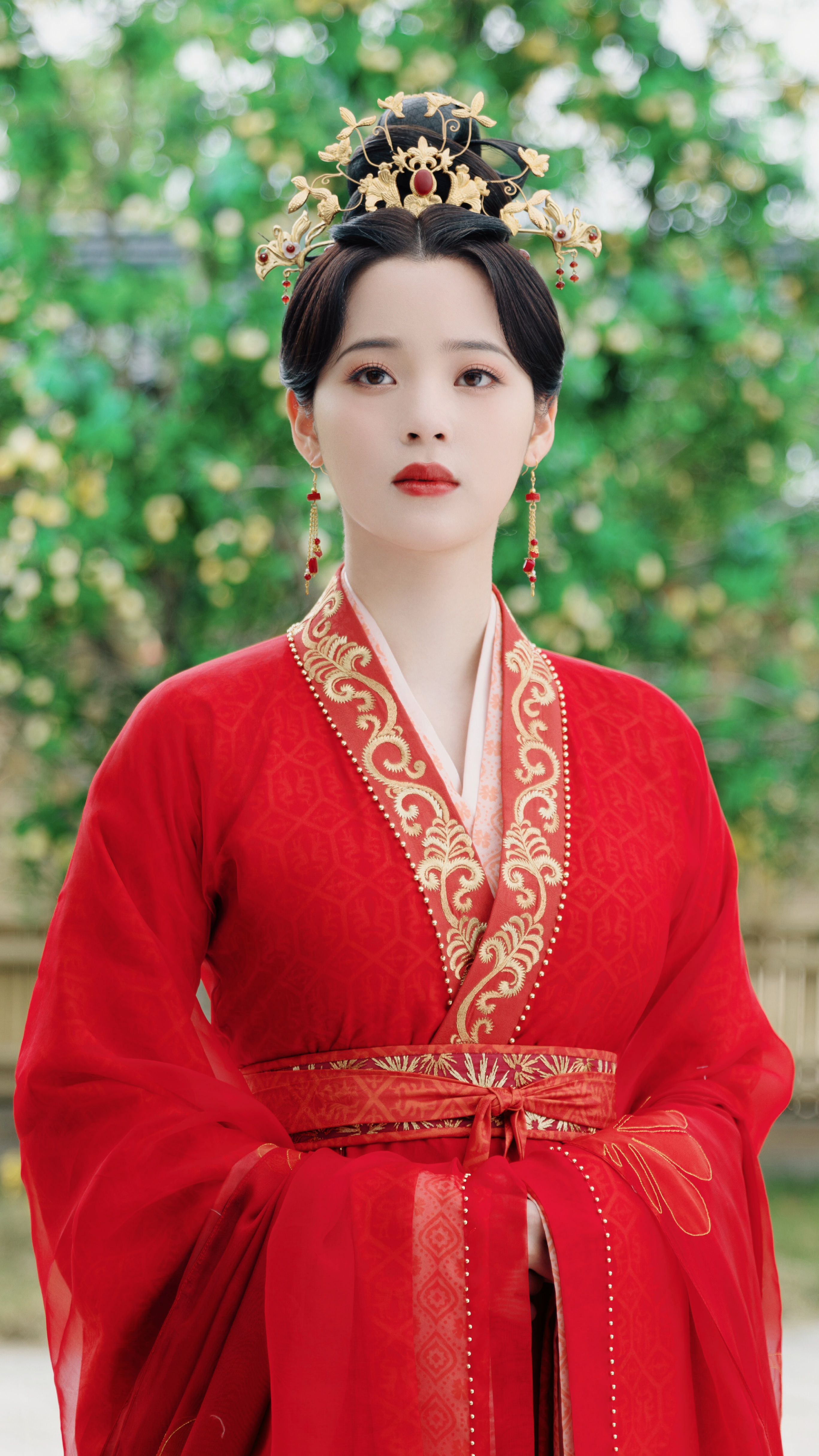 Revisiting the Classic Charm of Cheongsam:The Revival of Traditional Elegance