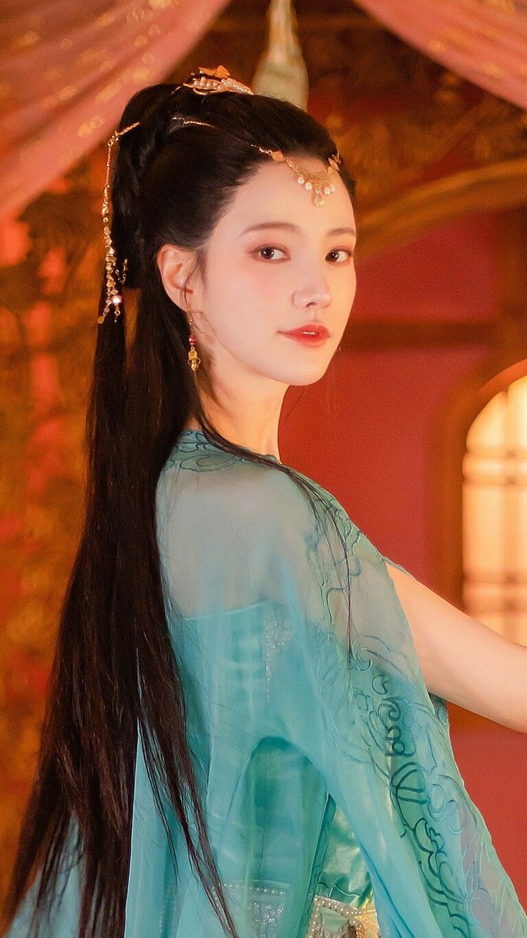 The Evolution of Hanfu Cheongsam Skirt:A Modern Makeover of the Classic The Evolution of Hanfu Cheongsam Skirt:A Modern Makeover of the Classic