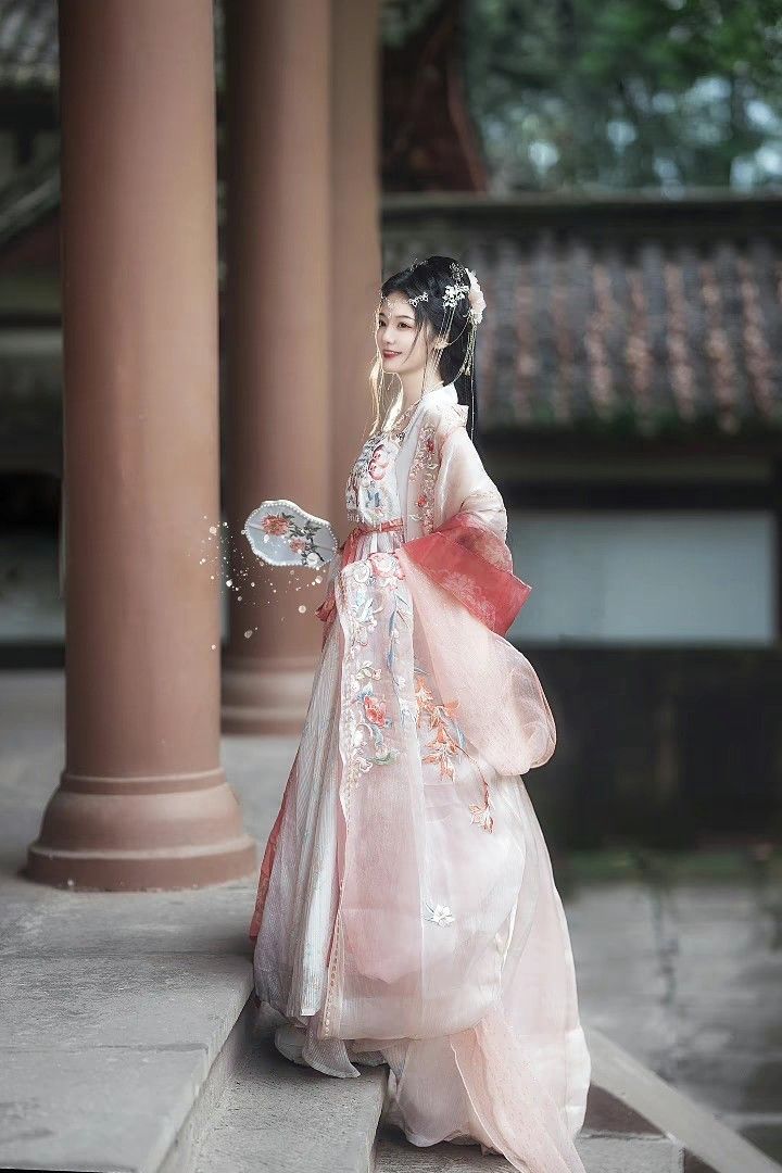 The Cheongsam:A Wrinkle-Free Classic The Cheongsam:A Wrinkle-Free Classic