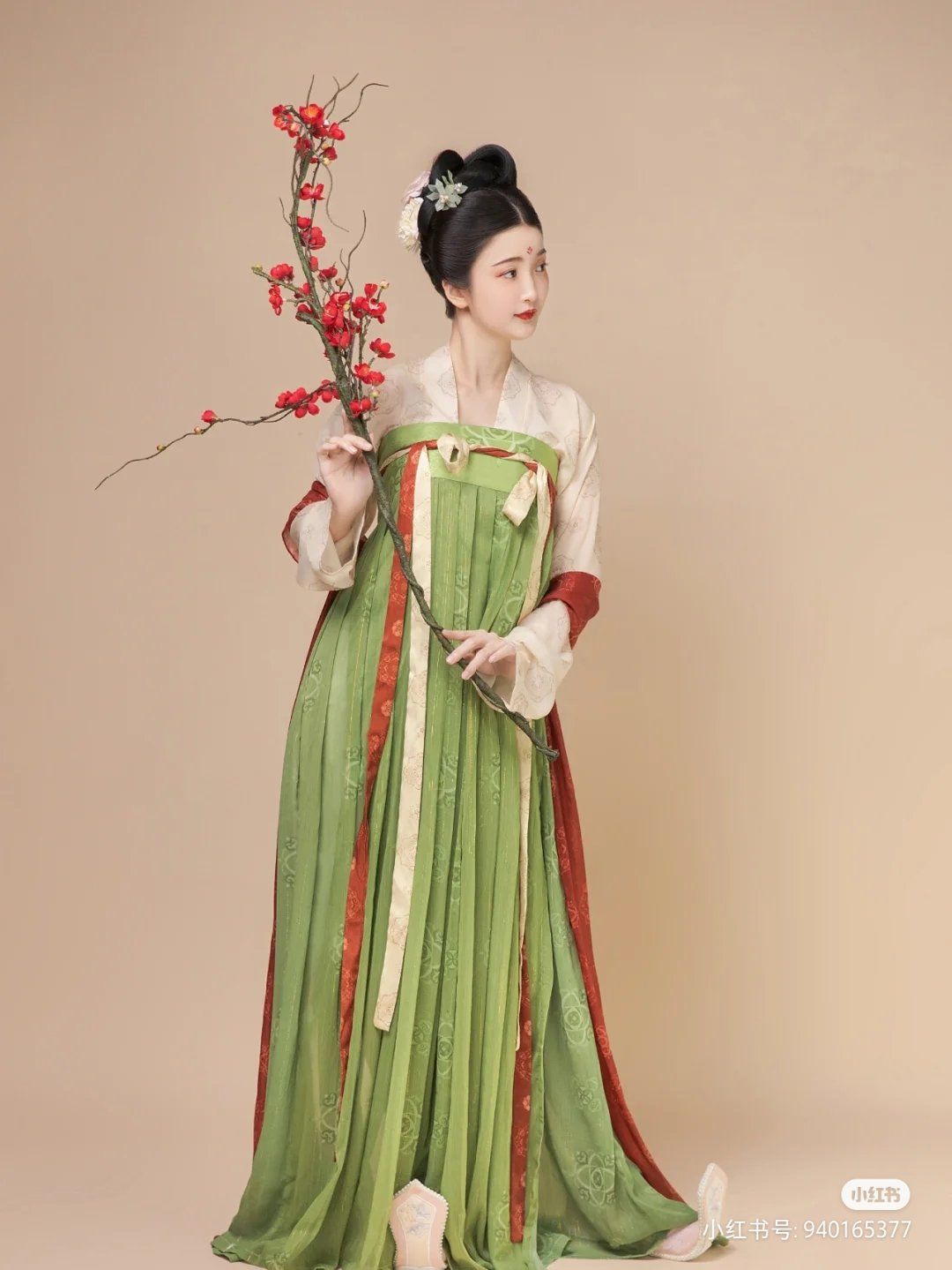 The Elegance of Chinese Cheongsam as a Bridesmaid’s Attire The Elegance of Chinese Cheongsam as a Bridesmaid’s Attire