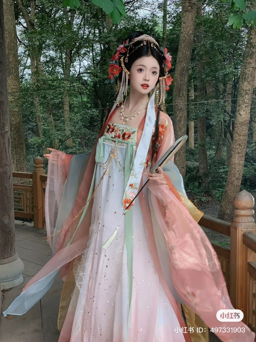 Teenage Student Finds Quality Hanfu at a Bargain Price:A Tale of 13-Year-Olds白菜价汉服Journey Teenage Student Finds Quality Hanfu at a Bargain Price:A Tale of 13-Year-Olds白菜价汉服Journey
