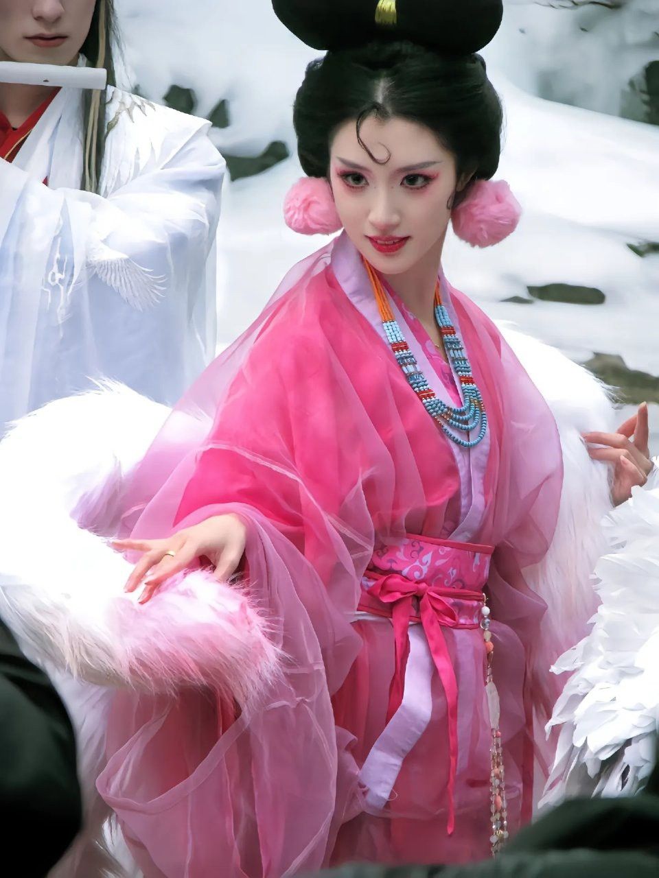 The Dominating Presence of Aquarius in Hanfu Fashion:A Bottled Up Power Unveiled The Dominating Presence of Aquarius in Hanfu Fashion:A Bottled Up Power Unveiled
