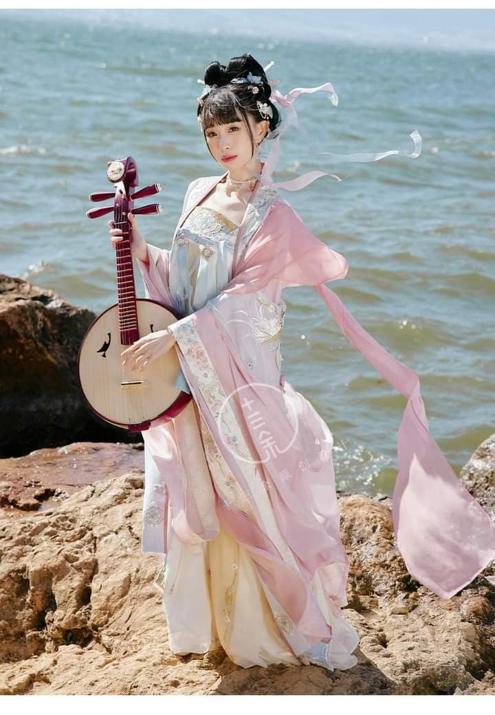 Daily Style of Song Dynasty Hanfu:Lantern Pants Daily Style of Song Dynasty Hanfu:Lantern Pants
