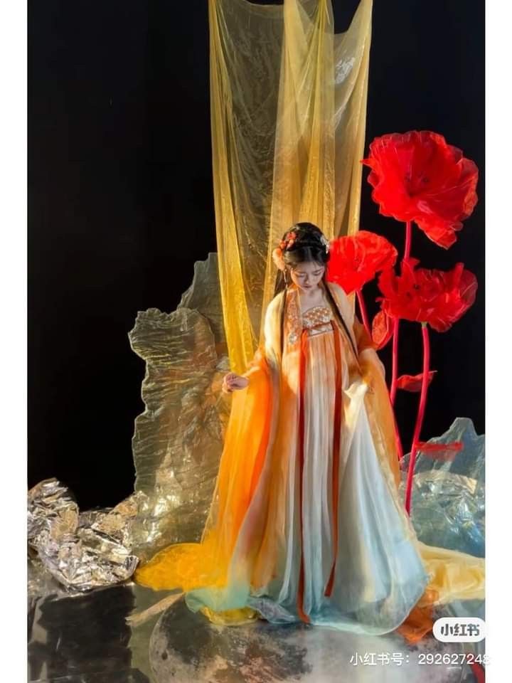 Lace Cheongsam:A Summer Style Statement Lace Cheongsam:A Summer Style Statement