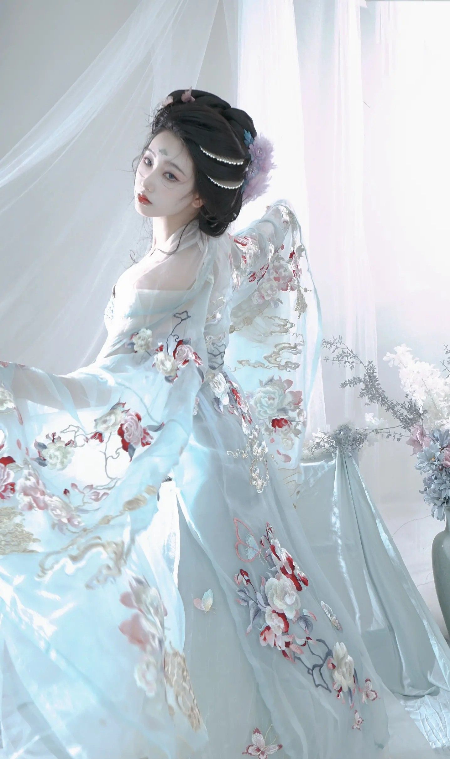 Summer in New Chinese Cheongsam:A Blend of Tradition and Modernity Summer in New Chinese Cheongsam:A Blend of Tradition and Modernity