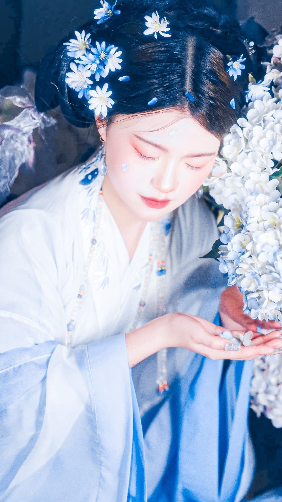 Quipao and Shoes for Little Girls:A Guide to Traditional Chinese Fashion Quipao and Shoes for Little Girls:A Guide to Traditional Chinese Fashion