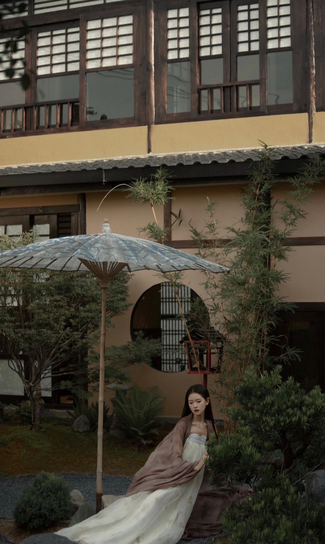 Embracing the Green Elegance:A Modern Qipao with Advanced Style Embracing the Green Elegance:A Modern Qipao with Advanced Style
