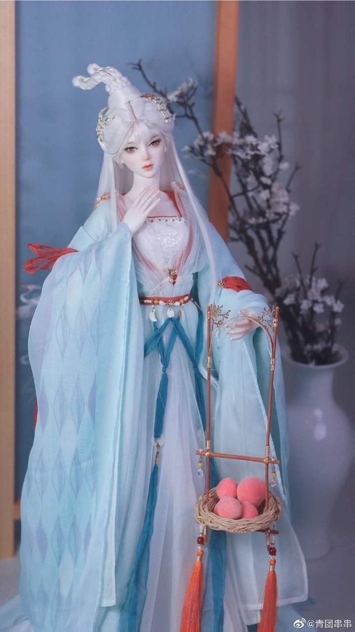 The Complete Set of Traditional Chinese Womens Hanfu Fashion:A Guide to the Four-Piece Ensemble The Complete Set of Traditional Chinese Womens Hanfu Fashion:A Guide to the Four-Piece Ensemble