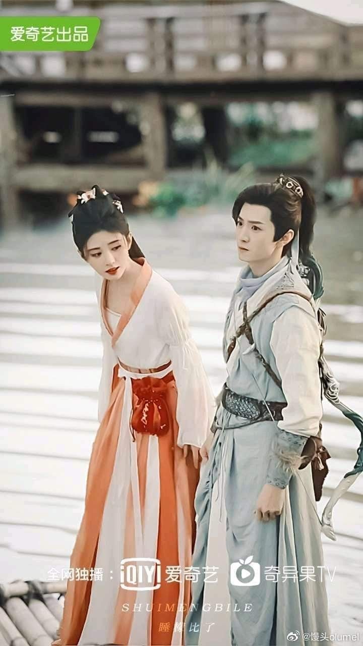 Reinventing Autumn Hanfu Fashion:A Blend of Traditional Elegance and Modern Comfort Reinventing Autumn Hanfu Fashion:A Blend of Traditional Elegance and Modern Comfort