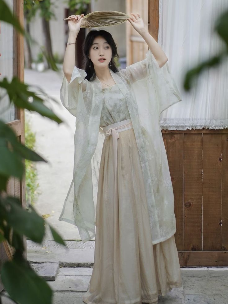 Everyday Elegance in Simple Cheongsam-Style Dress with a Refined and Graceful Allure Everyday Elegance in Simple Cheongsam-Style Dress with a Refined and Graceful Allure