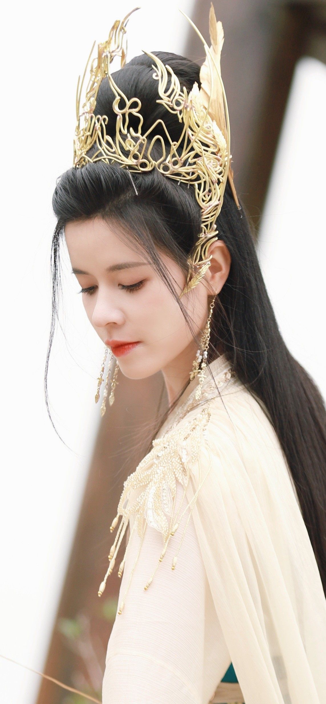 Ancient Charm of Hanfu Shoes:A Girls Journey into Traditional Elegance Ancient Charm of Hanfu Shoes:A Girls Journey into Traditional Elegance