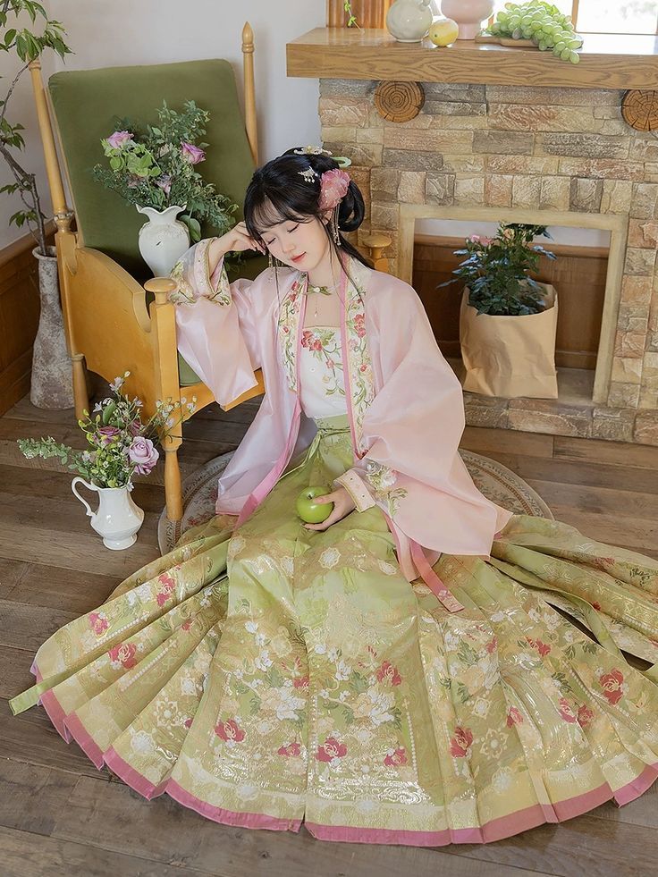 The 12-Year-Old in a Cheongsam:The Embracing of a Cultural Icon The 12-Year-Old in a Cheongsam:The Embracing of a Cultural Icon