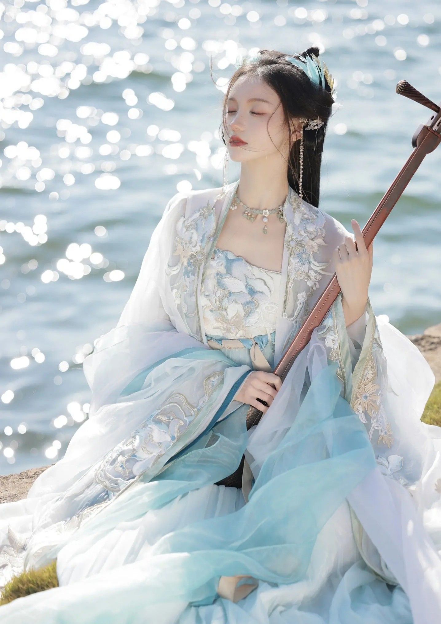 Summer Comfort in Full-Set Hanfu Dress for Women:A Guide to Cool and Stylish Options Summer Comfort in Full-Set Hanfu Dress for Women:A Guide to Cool and Stylish Options