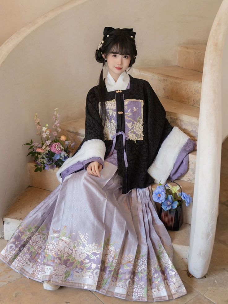 The Splendor of Guan Yus Hanfu:A Closer Look at the Warrior Saints Traditional Clothing The Splendor of Guan Yus Hanfu:A Closer Look at the Warrior Saints Traditional Clothing