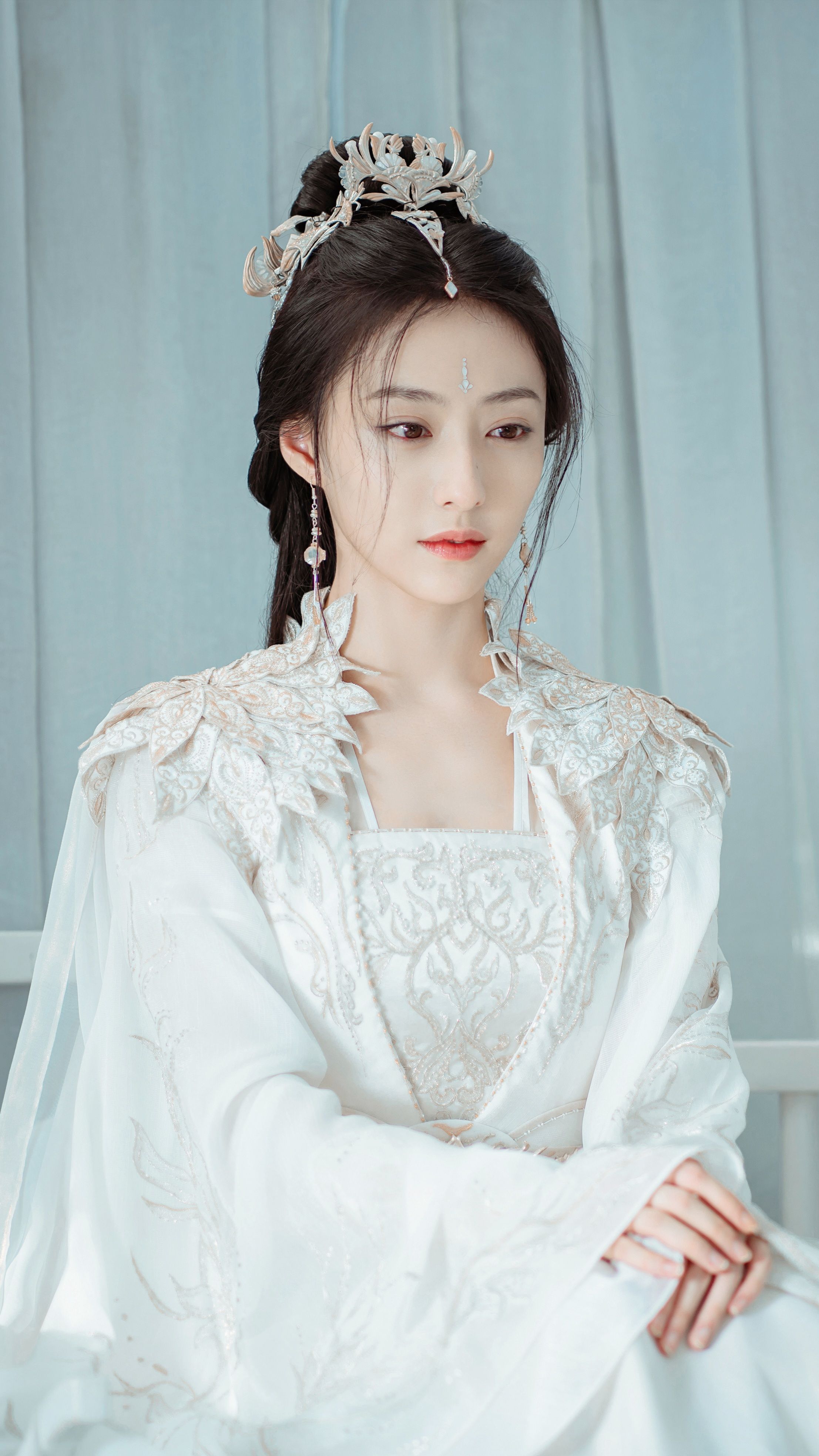 Authentic Hanfu:Understanding and Appreciating the Traditional Chinese Clothing Authentic Hanfu:Understanding and Appreciating the Traditional Chinese Clothing