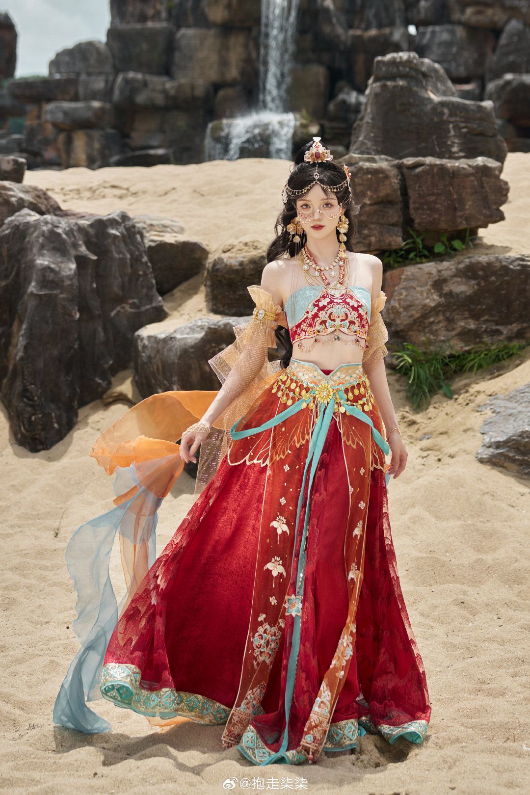 The Evolution of Dark-Style Hanfu:Exploring the Rise of Blackened Traditional Chinese Fashion The Evolution of Dark-Style Hanfu:Exploring the Rise of Blackened Traditional Chinese Fashion
