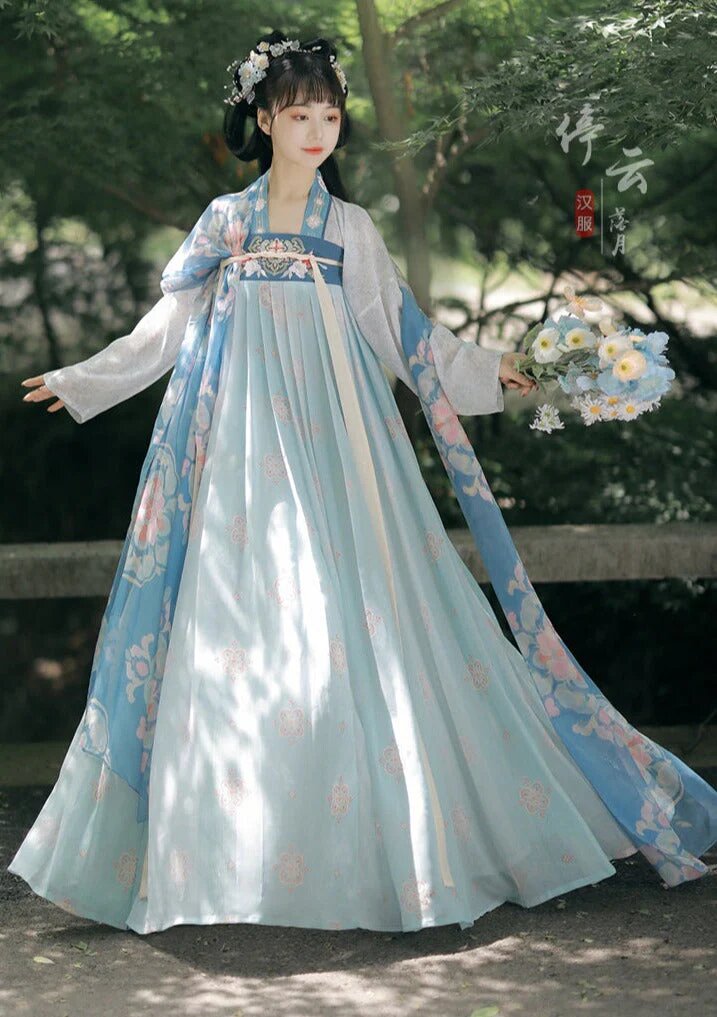 The Magnificent Empress of Hanfu Fashion:The Cool and Dominant Woman The Magnificent Empress of Hanfu Fashion:The Cool and Dominant Woman