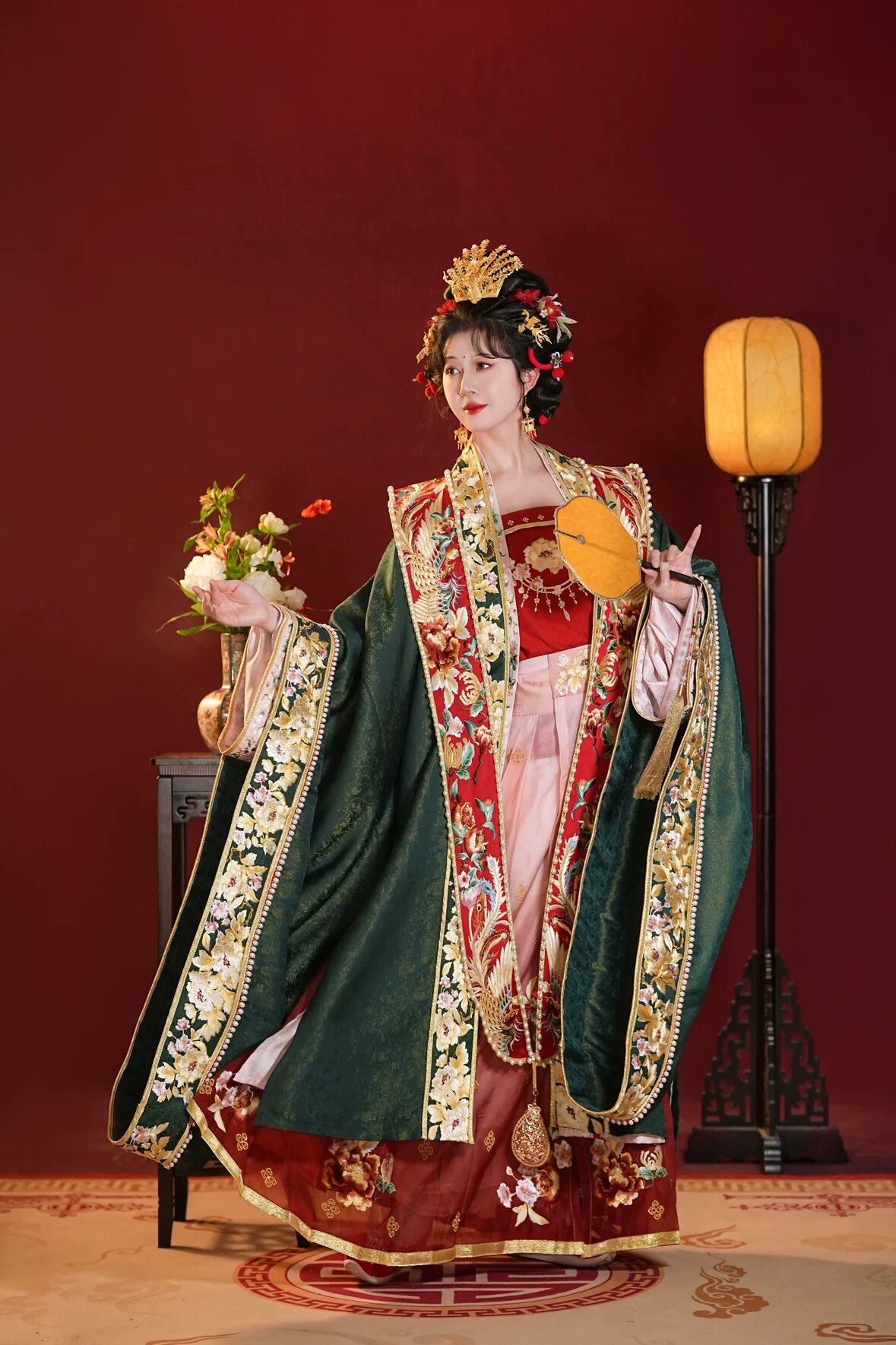 Elegant Traditional Outfit:The Horseface Skirt for the 2024 Lunar New Year Celebrations Elegant Traditional Outfit:The Horseface Skirt for the 2024 Lunar New Year Celebrations