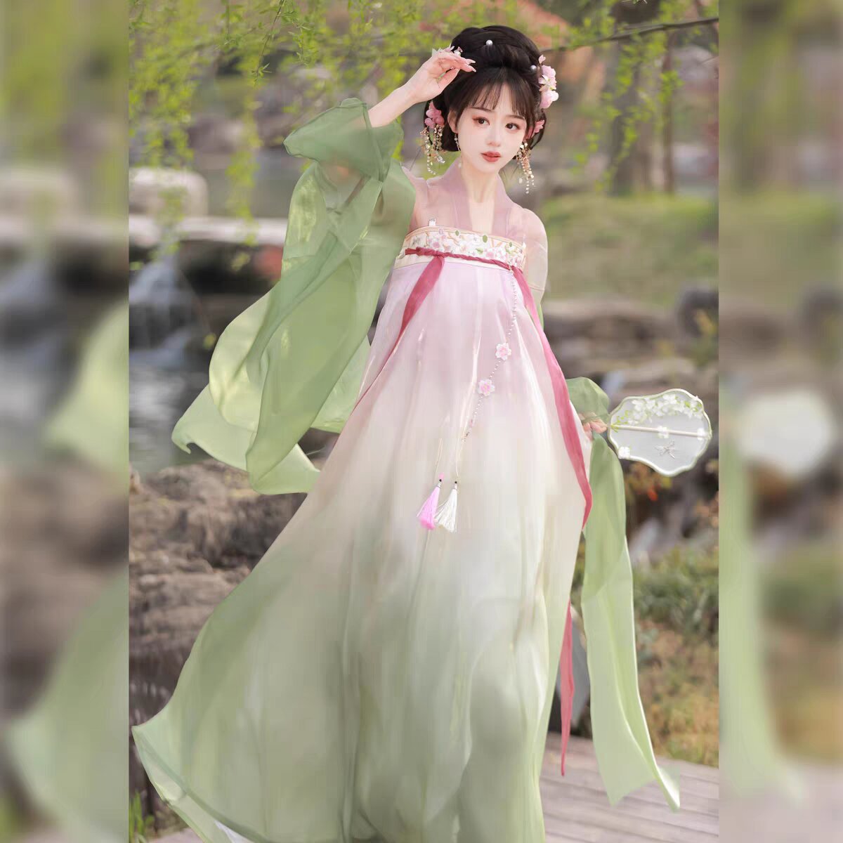 Winter Thickened Hanfu Coats for Little Girls A Guide to Stylish and Warm Options Winter Thickened Hanfu Coats for Little Girls A Guide to Stylish and Warm Options