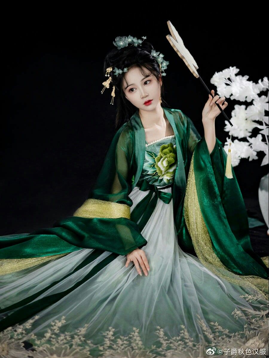Winter Fashion Trends:The Rise of Hanfu Bags in Ancient Style Winter Fashion Trends:The Rise of Hanfu Bags in Ancient Style