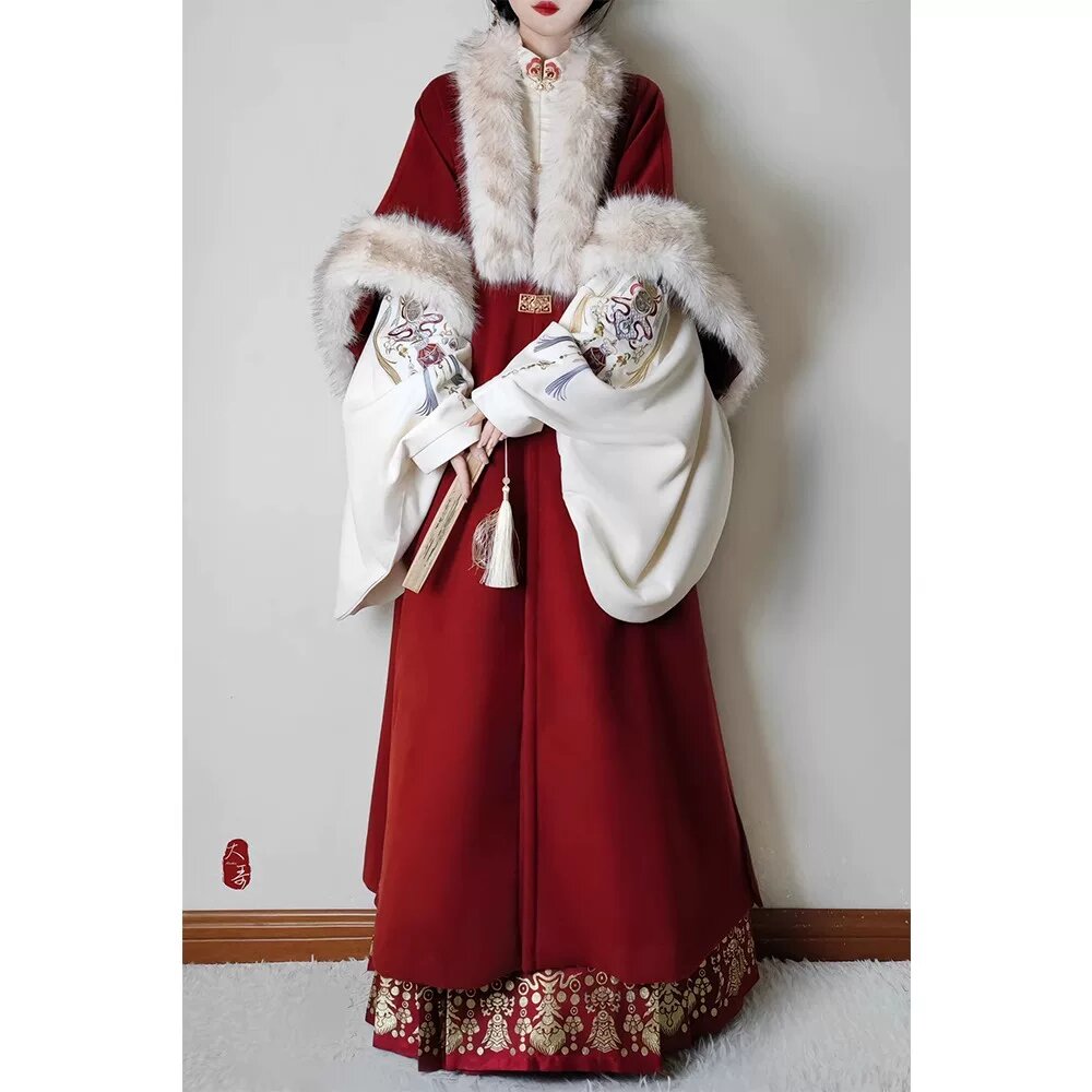 Elegant Girls Long Sleeve Cheongsam:A Fashionable Choice for Young Girls Elegant Girls Long Sleeve Cheongsam:A Fashionable Choice for Young Girls