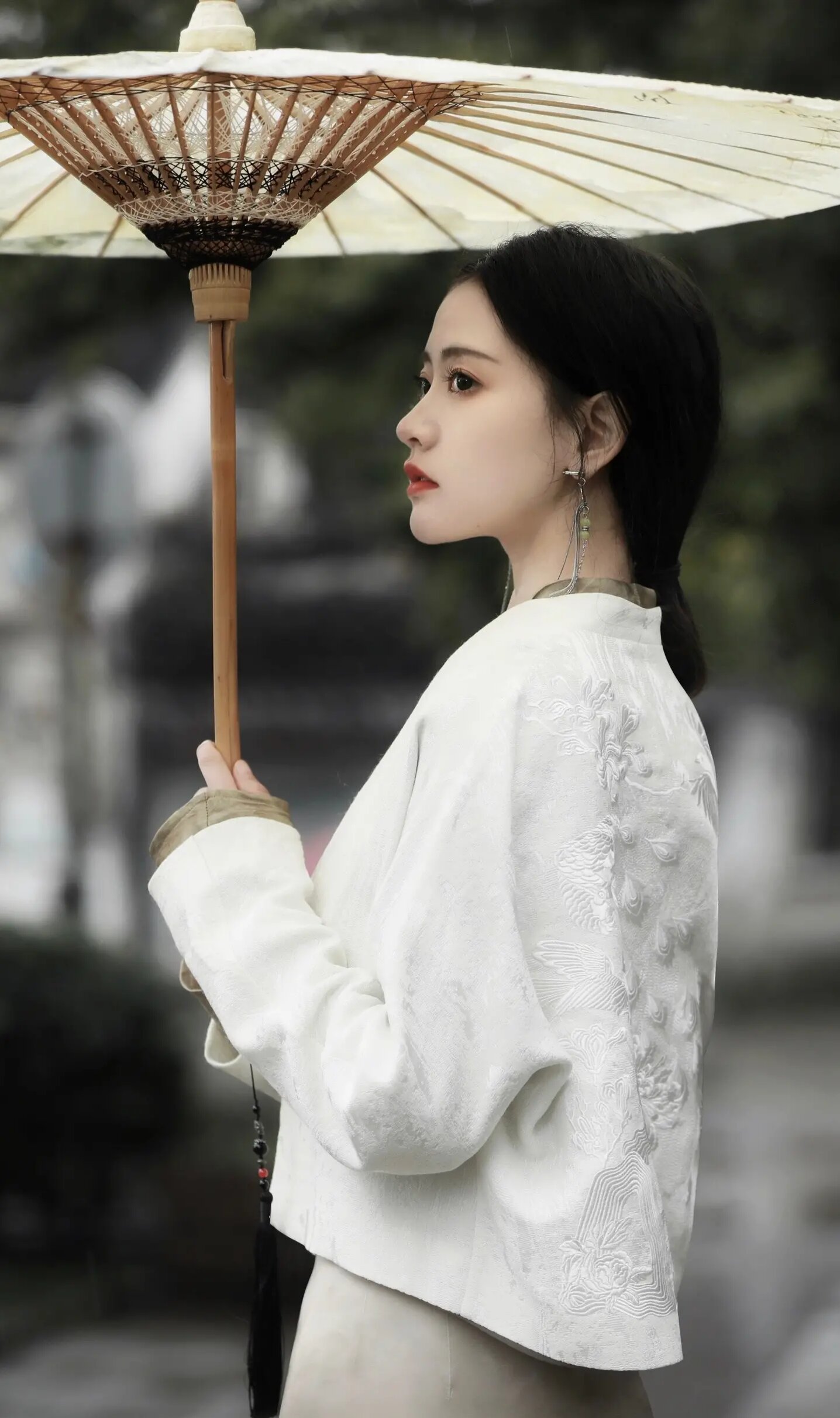 The Rise of Cheongsam-Inspired Button-Up Blouses with Qipao-Style Collars The Rise of Cheongsam-Inspired Button-Up Blouses with Qipao-Style Collars
