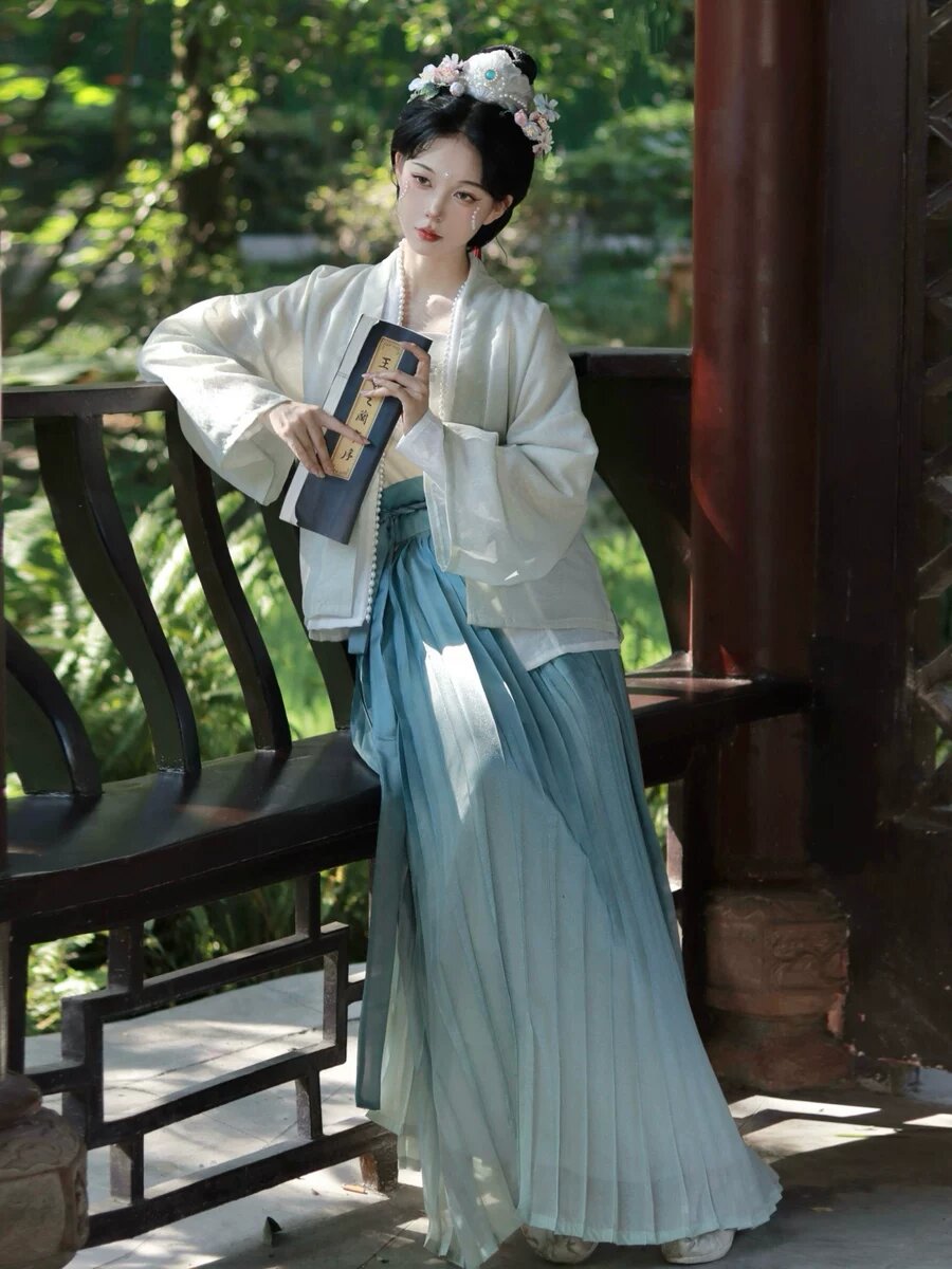 Embracing Traditional Chinese Charm:Childrens Cheongsam Fashion Embracing Traditional Chinese Charm:Childrens Cheongsam Fashion