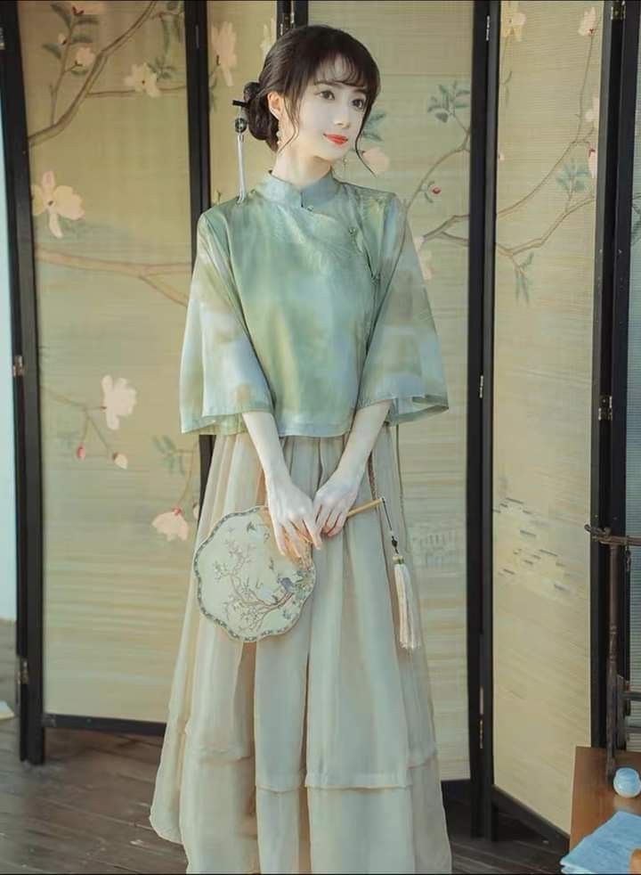 Embracing Modernity in a Cheongsam:The New Wave of Womens Qixi Embracing Modernity in a Cheongsam:The New Wave of Womens Qixi