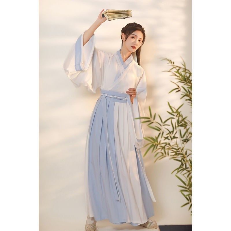 Childrens Long-sleeved Hanfu Dress:A Blend of Tradition and Fashion