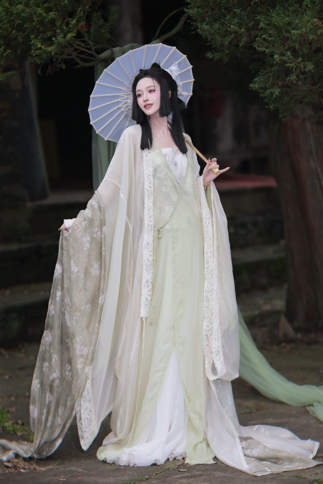 Ancient Style Girls Hanfu Dress:The Charm of Traditional Chinese Elegance in Long Skirts