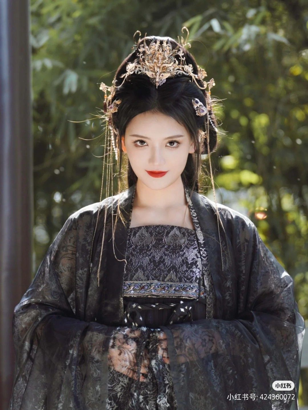 The Enchanting Beauty of Weavers Cheongsam in the Tapestry of Tradition The Enchanting Beauty of Weavers Cheongsam in the Tapestry of Tradition