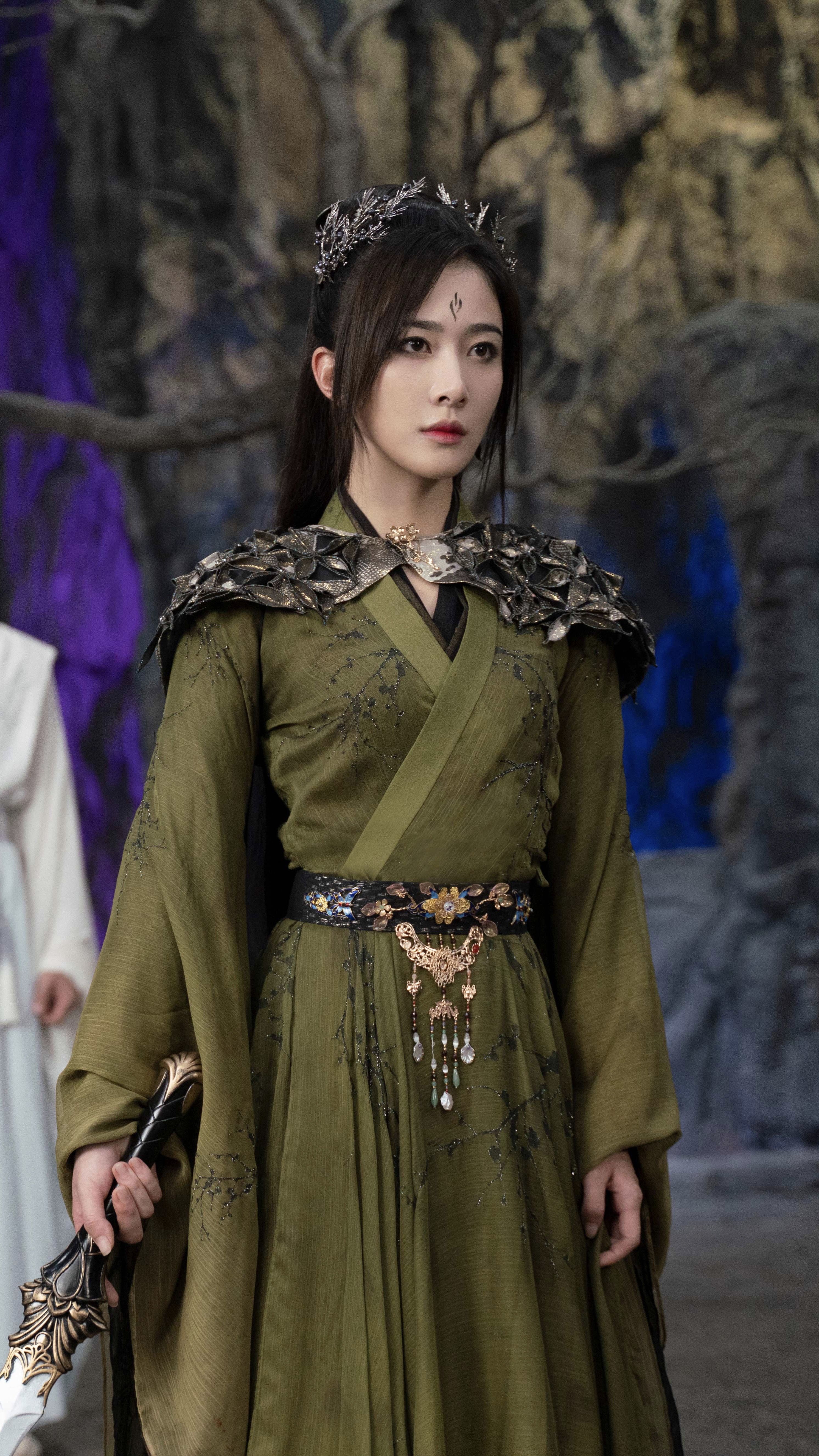 The Evolution of Hair Ornaments and Hanfu Headwear:A Journey into Traditional Chinese Beauty The Evolution of Hair Ornaments and Hanfu Headwear:A Journey into Traditional Chinese Beauty