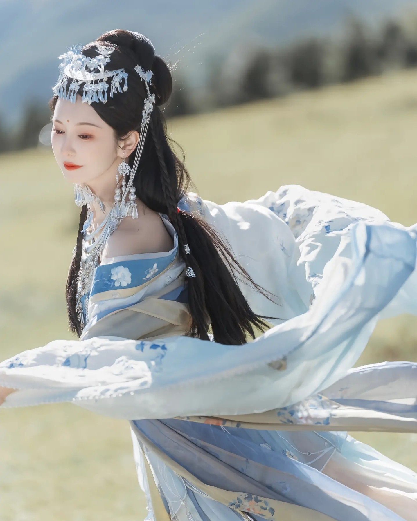 Traditional Hanfu Shoes:The Evolution of Shoes in Chinese Cultural Clothing Traditional Hanfu Shoes:The Evolution of Shoes in Chinese Cultural Clothing