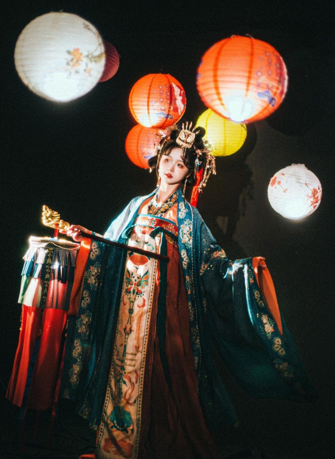 The Splendor of Spring Hanfu:The Story of Anhua Chun The Splendor of Spring Hanfu:The Story of Anhua Chun