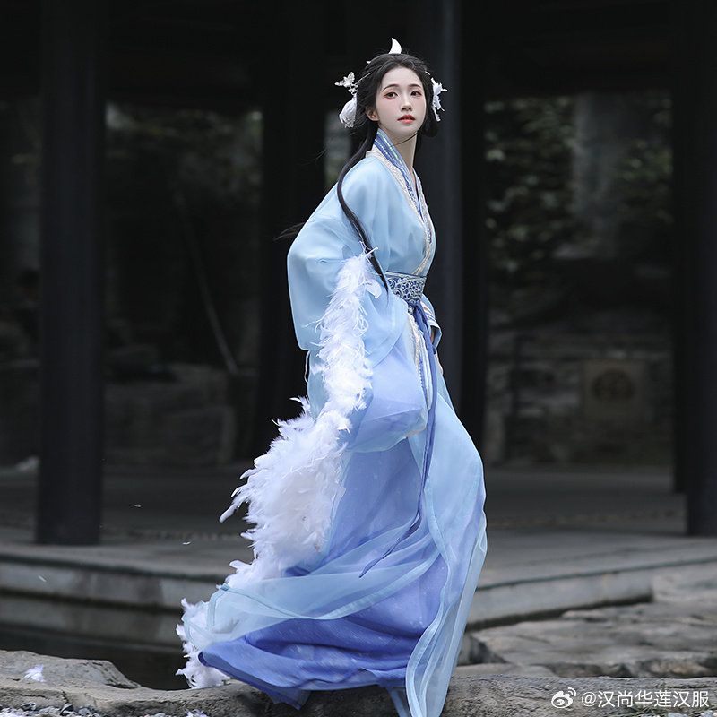 Exploring the World of Childrens Hanfu Hair Accessories:The Charm of Tassel