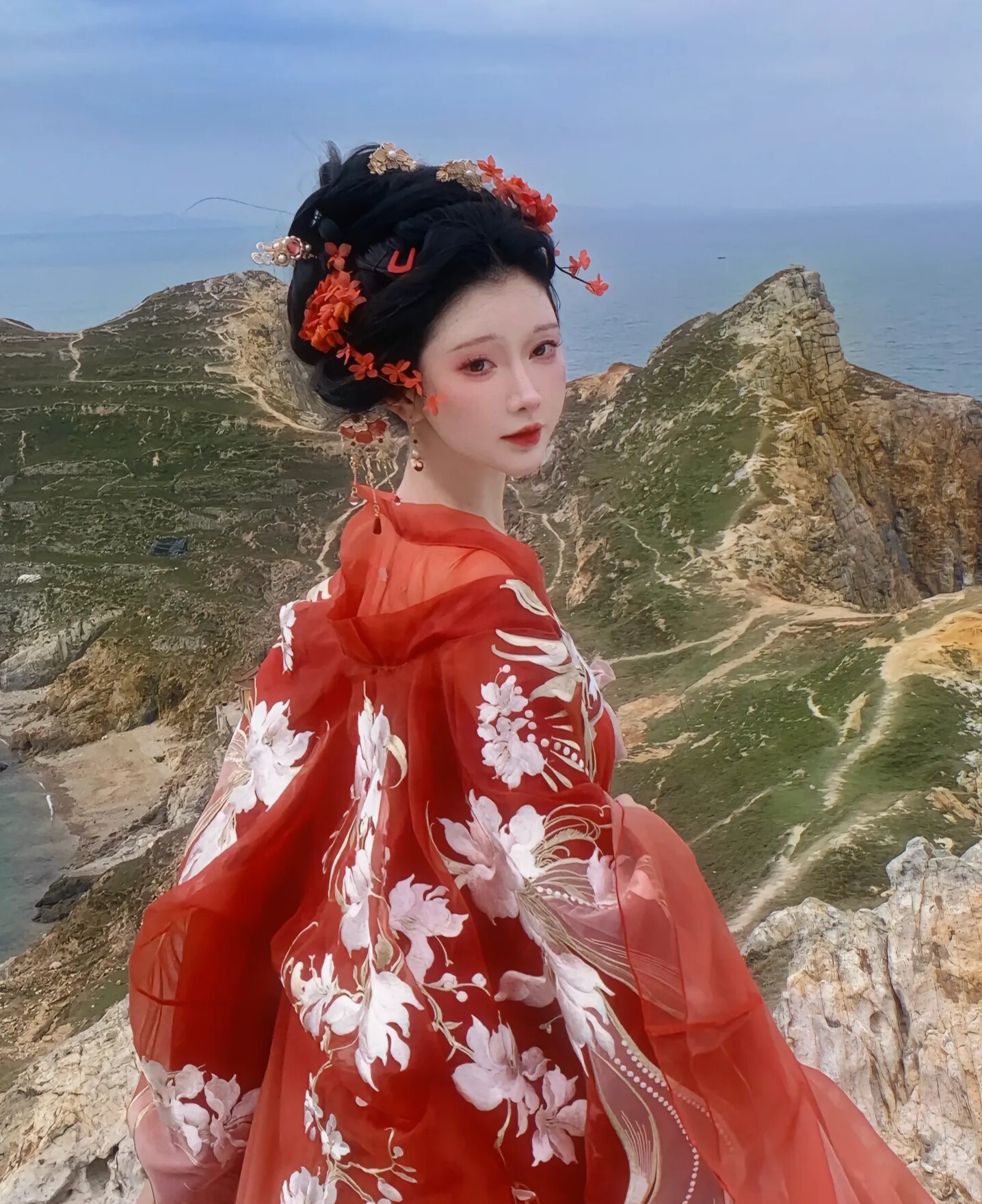 Ephemerality of Han Shang Hua Lian Hanfu:The Tragedy of a Cultural Revival Ephemerality of Han Shang Hua Lian Hanfu:The Tragedy of a Cultural Revival