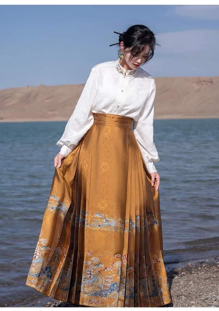 The Revival of Hanfu Fashion:The Aristocratic Journey of Yuanwai Clothing The Revival of Hanfu Fashion:The Aristocratic Journey of Yuanwai Clothing