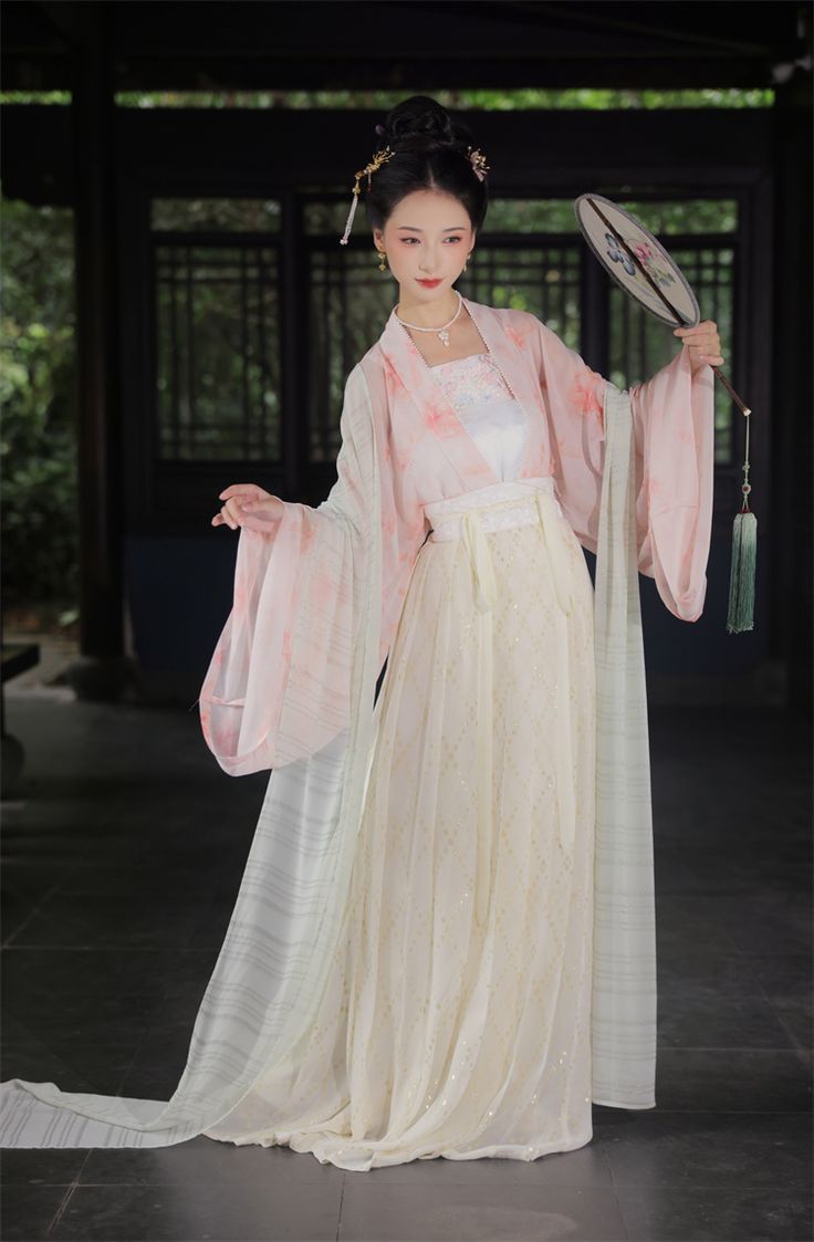 Plum-Blossom Style:Exploring the Beauty of Oversized,Regular-Fit Horseface Skirt Blouses Plum-Blossom Style:Exploring the Beauty of Oversized,Regular-Fit Horseface Skirt Blouses