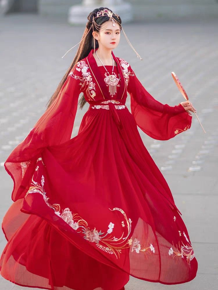The Short Red Cheongsam:A Symbol of Elegance and Tradition The Short Red Cheongsam:A Symbol of Elegance and Tradition