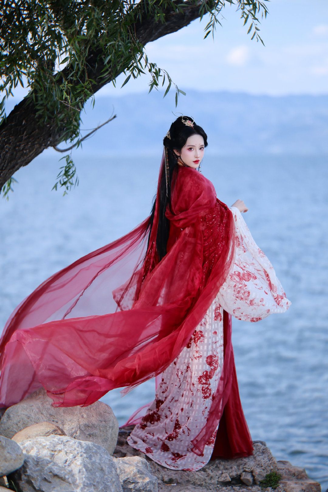 Winter Hanfu:The Revival of Traditional Chinese Elegance