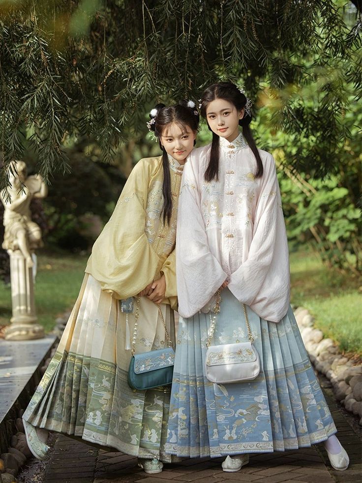 Winter and Autumn Qipao Styles:Embracing the Elegance of Cheongsam Skirts Winter and Autumn Qipao Styles:Embracing the Elegance of Cheongsam Skirts