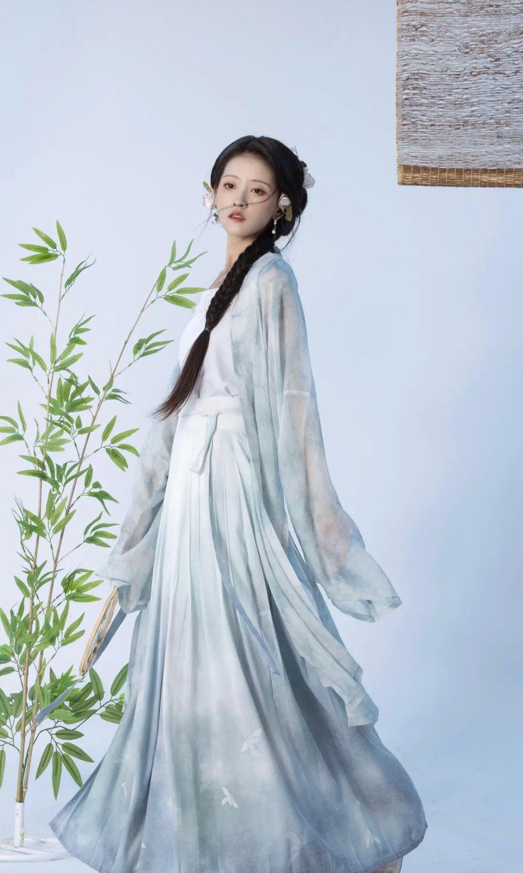Elegant Revival of Xiangyunsha Cheongsam:High-End Retro Fashion Elegant Revival of Xiangyunsha Cheongsam:High-End Retro Fashion