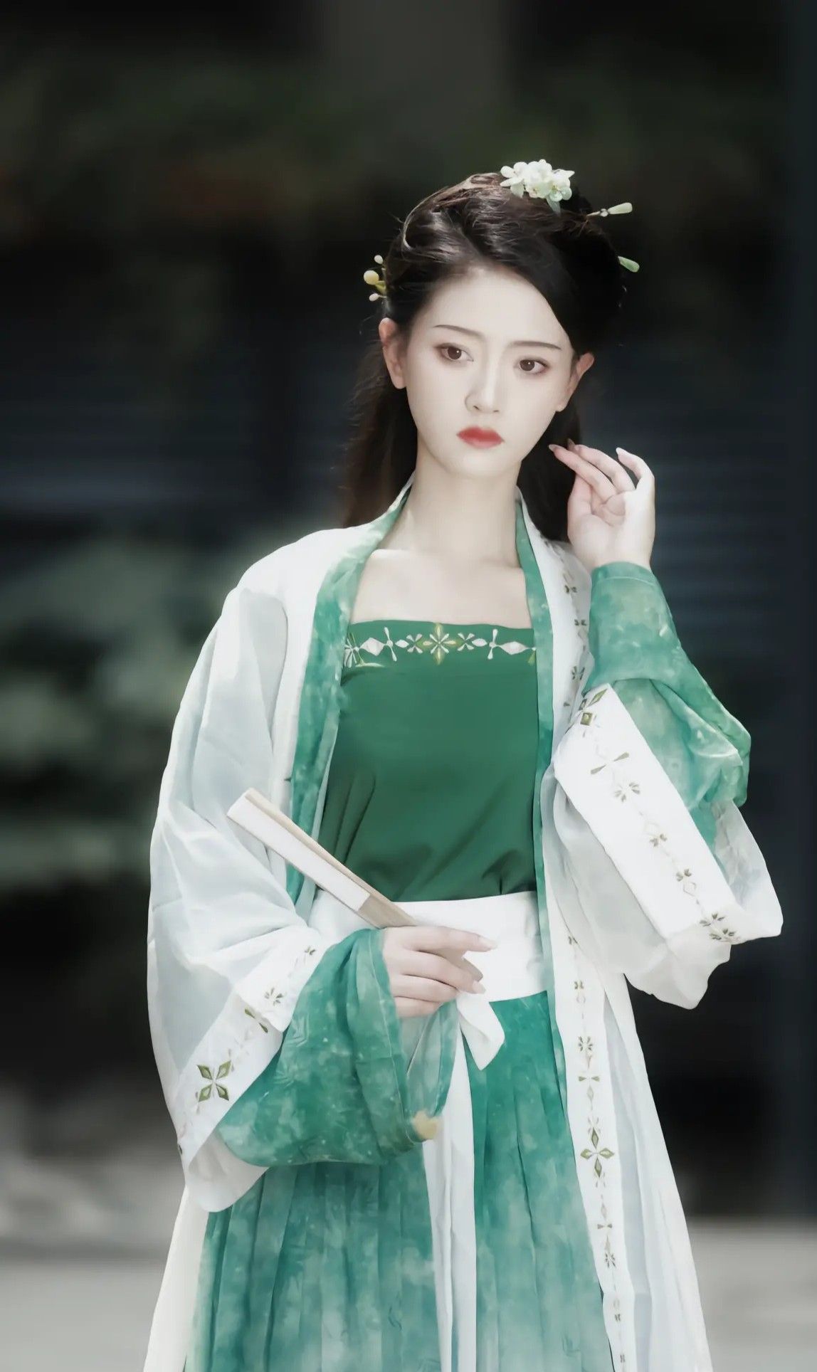 The Introduction of Hanfu and JK Styles for Elementary School Students The Introduction of Hanfu and JK Styles for Elementary School Students