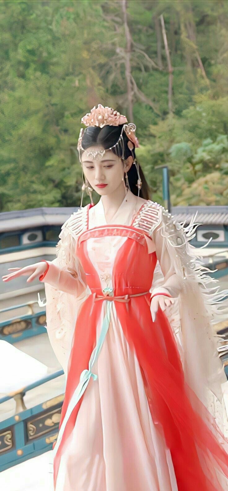 The Charm of Midi-Length Horseface Skirt:A Cultural Exploration The Charm of Midi-Length Horseface Skirt:A Cultural Exploration