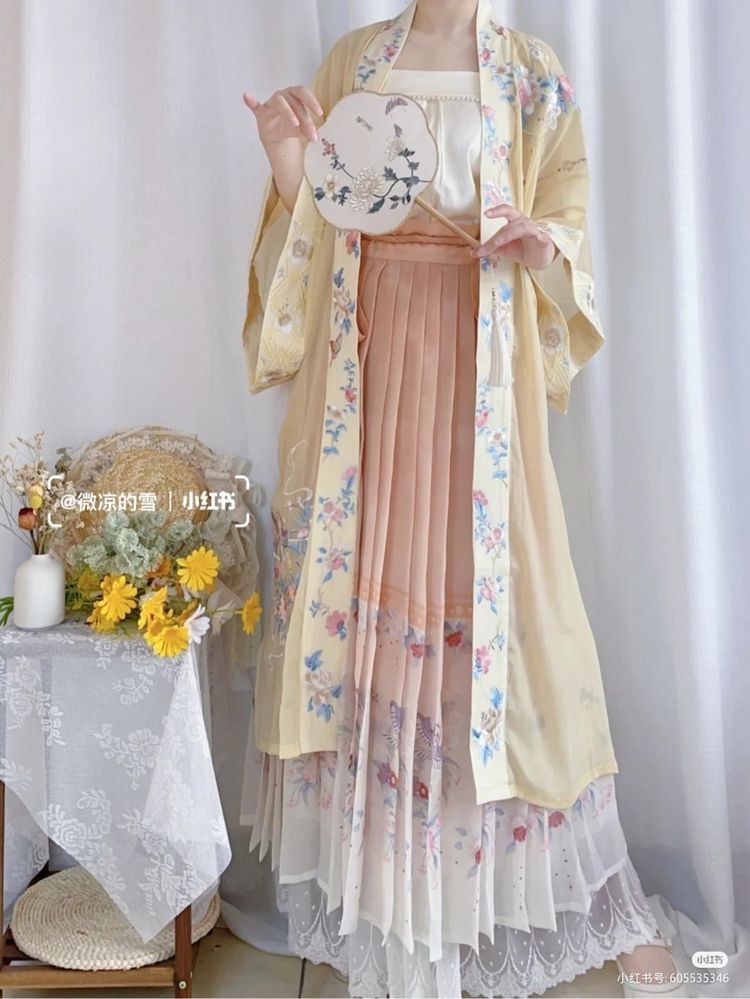 Casual Cheongsam:A Modern Comfort in Traditional Elegance Casual Cheongsam:A Modern Comfort in Traditional Elegance
