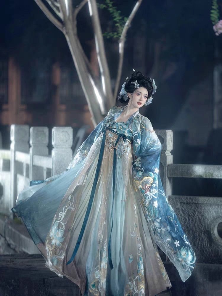 Winter Fashion for Girls:The Enchantment of Hanfu Skirts Winter Fashion for Girls:The Enchantment of Hanfu Skirts