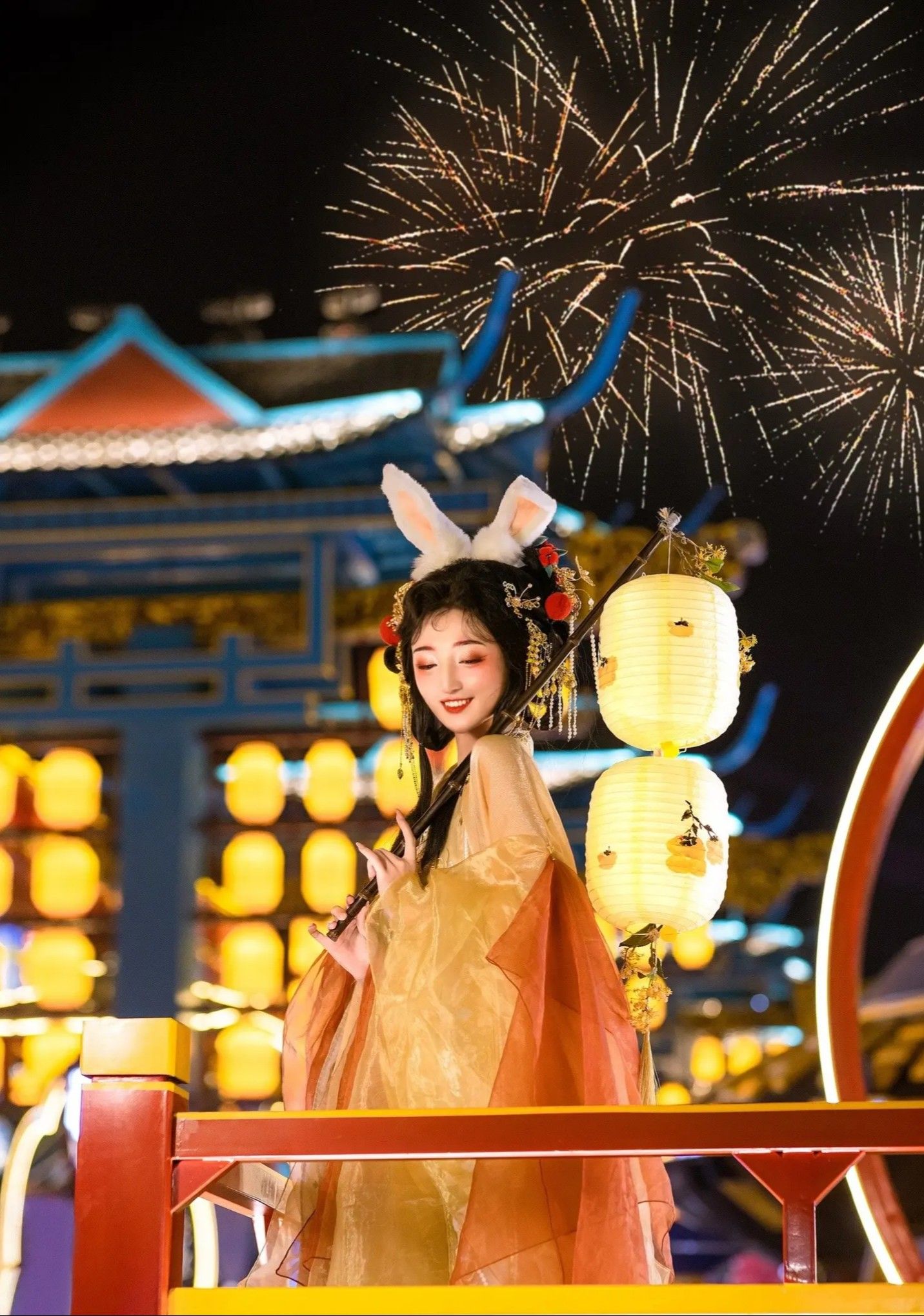 小个子喜婆婆的五一旗袍风采 小个子喜婆婆的五一旗袍风采