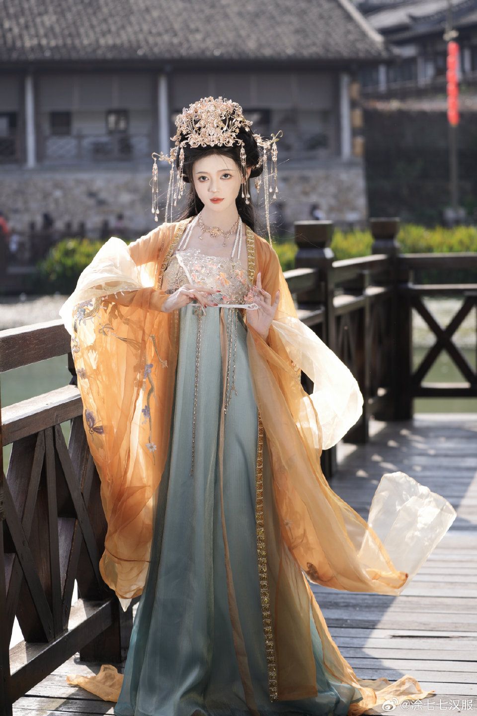 Ming Dynasty Hanfu Maomin Skirt:A Glimpse into Traditional Chinese Dressing