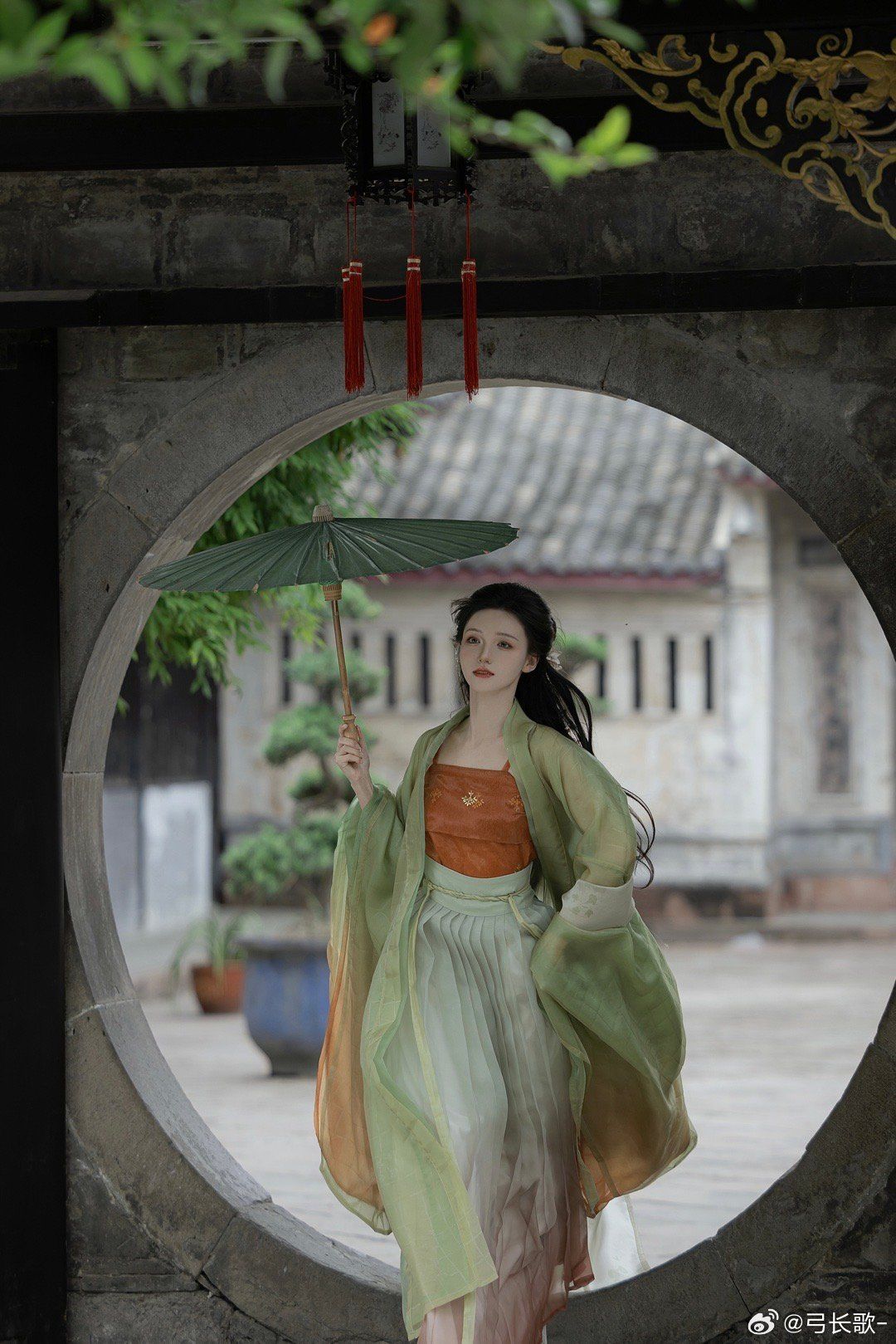 Worry-Free Hanfu:The Serene Meeting of Magnolias Worry-Free Hanfu:The Serene Meeting of Magnolias