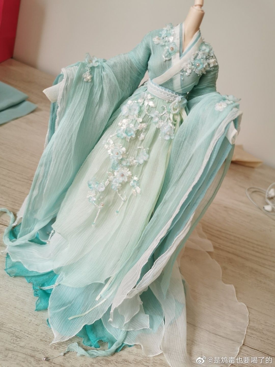 Cheongsam Two-Piece Set with Short Pants:A Blend of Tradition and Modernity Cheongsam Two-Piece Set with Short Pants:A Blend of Tradition and Modernity